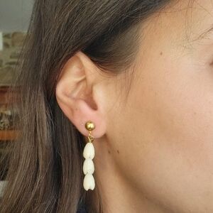 Vintage Gold & White Shell Boho Bohemian Dangle Drop Earrings